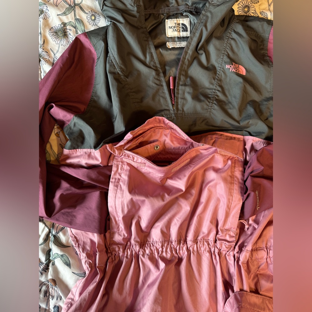 The North Face Pink and Black Jacket women’s size small. - Picture 6 of 10